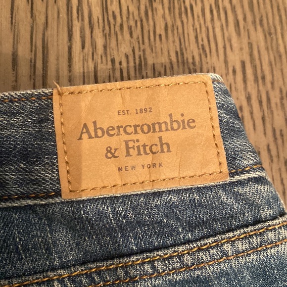 Abercrombie & Fitch boyfriend jean - Picture 6 of 6